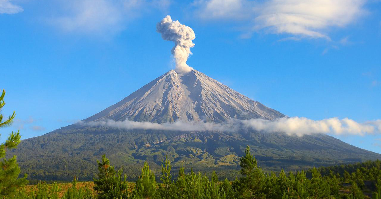 Historia, potencial explosivo e impacto de la erupción del volcán Merapi